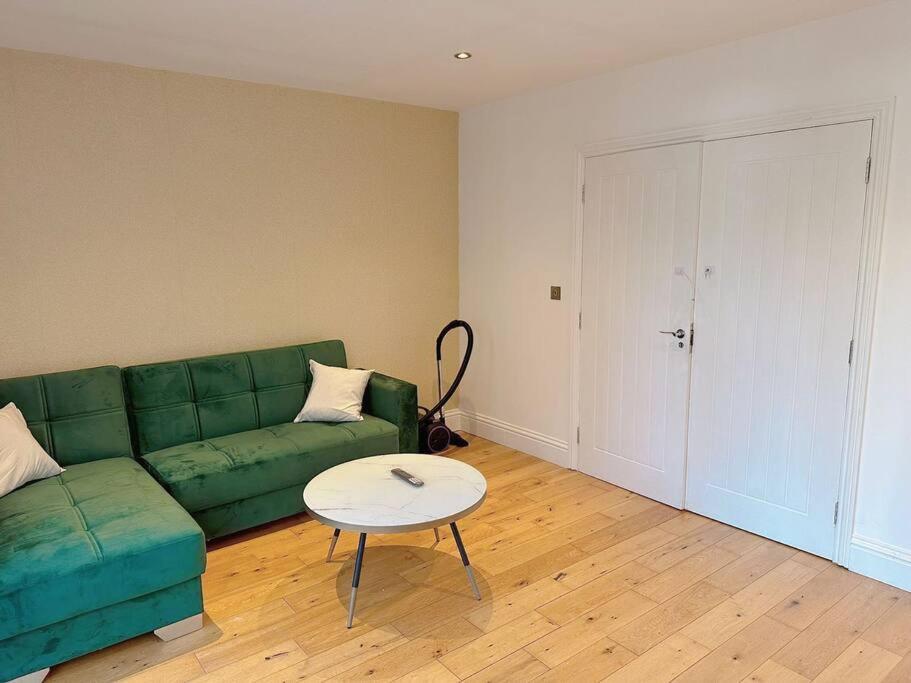 1 Bed Room Flat Near Central Londra Exterior foto