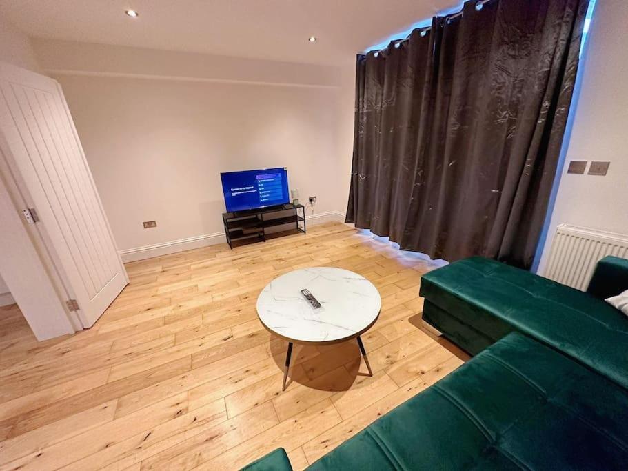 1 Bed Room Flat Near Central Londra Exterior foto