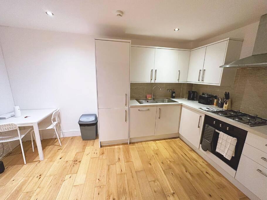 1 Bed Room Flat Near Central Londra Exterior foto