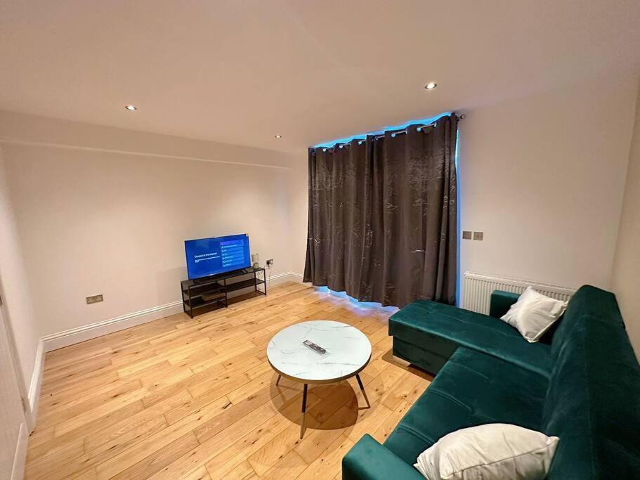 1 Bed Room Flat Near Central Londra Exterior foto