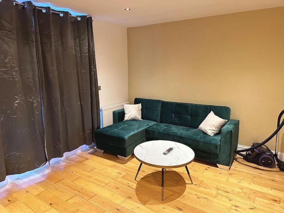 1 Bed Room Flat Near Central Londra Exterior foto